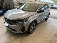 Usata Peugeot 5008 Allure 131 CV (96 kW) 2023 Grigio SUV
