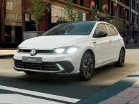 Nuova VW Polo R-line Plus 95 CV (69 kW) 2026 Pure white nero Utilitaria