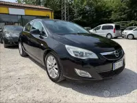 Usata Opel Astra 125 CV (91 kW) 2010 Nero Berlina