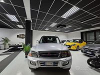 Usata Mitsubishi Pajero 160 CV (117 kW) 2003 Grigio SUV