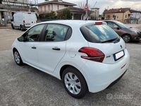 Usata Peugeot 208 Active 75 CV (55 kW) 2017 Bianco Utilitaria