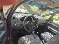 Usata Mitsubishi Colt 109 CV (80 kW) 2005 Marrone Utilitaria
