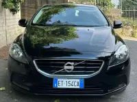 Usata Volvo V40 Kinetic 115 CV (84 kW) 2013 Nero Berlina