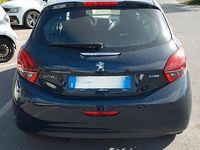Usata Peugeot 208 82 CV (60 kW) 2017 Blu Utilitaria