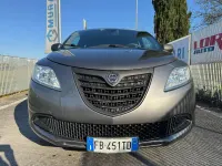 Usata Lancia Ypsilon Gold 69 CV (50 kW) 2015 Grigio Utilitaria