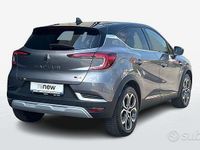 Usata Renault Captur Techno 145 CV (106 kW) 2023 Grigio scuro SUV