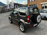 Usata Suzuki Jimny 86 CV (63 kW) 2010 Grigio SUV