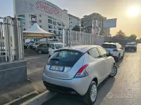 Usata Lancia Ypsilon Platinum 80 CV (58 kW) 2016 Grigio Utilitaria