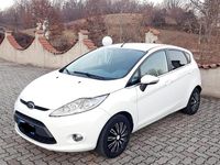 Usata Ford Fiesta Titanium 95 CV (69 kW) 2011 Bianco Berlina