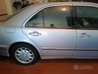 Usata Mercedes E220 2000 Grigio Berlina