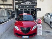 Usata Lancia Ypsilon 69 CV (50 kW) 2015 Rosso Utilitaria