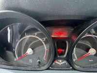Usata Ford Fiesta 82 CV (60 kW) 2010 Argento Utilitaria