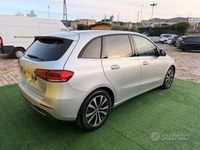 Usata Mercedes B180 115 CV (84 kW) 2022 Grigio Monovolume