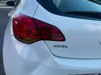 Usata Opel Astra Cosmo 110 CV (80 kW) 2010 Bianco Berlina