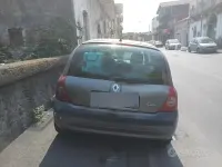 Usata Renault Clio II 65 CV (47 kW) 2001 Grigio Berlina