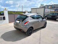 Usata Lancia Ypsilon Gold 69 CV (50 kW) 2022 Argento Utilitaria