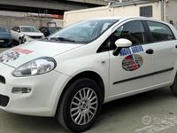 Gebraucht Fiat Punto 77 PS (56 kW) 2015 Weiß Kleinwagen