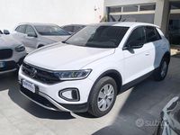 Usata VW T-Roc Life 110 CV (80 kW) 2022 Bianco SUV