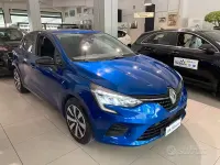 Usata Renault Clio V Techno 101 CV (74 kW) 2022 Blu Berlina