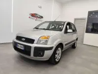 Usata Ford Fusion 68 CV (50 kW) 2008 Grigio Utilitaria