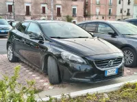Usata Volvo V40 Summum 114 CV (83 kW) 2012 Nero Utilitaria