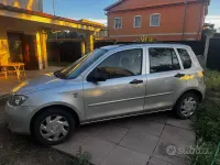 Usata Mazda 2 68 CV (50 kW) 2004 Grigio Utilitaria