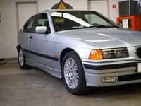 Usata BMW 323 Compact 170 CV (125 kW) 1998 Argento Utilitaria
