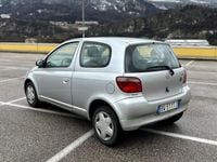 Usata Toyota Yaris Sol 69 CV (50 kW) 2002 Grigio Berlina