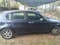Usata Alfa Romeo 147 140 CV (102 kW) 2004 Bluazzurro Utilitaria