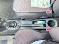 Usata Toyota Yaris 69 CV (50 kW) 2006 Grigio Berlina