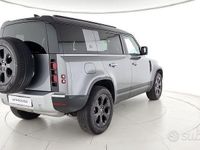Usata Land Rover Defender SE 249 CV (183 kW) 2023 Grigio SUV