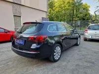 Usata Opel Astra Cosmo 131 CV (96 kW) 2014 Nero Station wagon