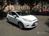 Usata Ford Fiesta Titanium 82 CV (60 kW) 2009 Bianco Berlina