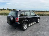 Usata Toyota RAV4 116 CV (85 kW) 2005 Nero SUV