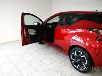 Usata Nissan Micra 125 CV (91 kW) 2023 Rosso Utilitaria