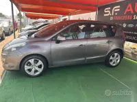 Usata Renault Scénic III 110 CV (80 kW) 2009 Grigio Monovolume