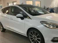 Usata Ford Fiesta 100 CV (73 kW) 2018 Bianco Utilitaria