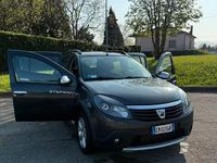 Usata Dacia Sandero 90 CV (66 kW) 2012 Grigio Berlina