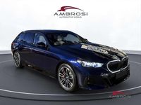 Nuova BMW 540 Comfort Edition 303 CV (222 kW) 2026 Tanzanite blue metallizzato Station wagon