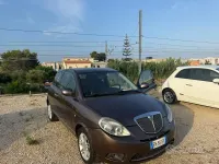 Usata Lancia Ypsilon 75 CV (55 kW) 2012 Marrone Utilitaria