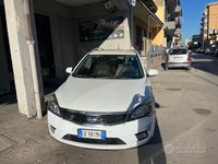 Usata Kia Ceed 125 CV (91 kW) 2011 Bianco Utilitaria