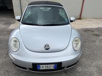 Usata VW New Beetle 105 CV (77 kW) 2006 Grigio Utilitaria