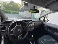 Usata Toyota Yaris Active 69 CV (50 kW) 2012 Bianco Utilitaria
