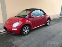 Usata VW New Beetle 105 CV (77 kW) 2006 Rosso Utilitaria