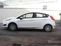 Begagnad Ford Fiesta 75 HK (55 kW) 2014 Vit Halvkombi