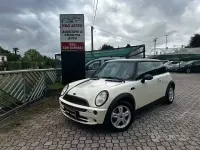 Begagnad Mini ONE 90 HK (66 kW) 2006 Vit Halvkombi