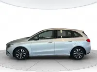 Usata Mercedes B180 Business 116 CV (85 kW) 2022 Argento hightech Monovolume