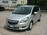 Usata Opel Meriva 101 CV (74 kW) 2017 Argento Monovolume