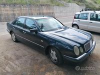 Usata Mercedes E250 Classic 1998 Nero Berlina