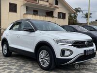 Usata VW T-Roc Life 116 CV (85 kW) 2024 Nero SUV